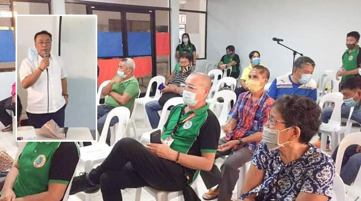 Jordan Mayor Ruben Corpuz and Assistant Secretary Hansel Didulo with farming and fishing stakeholders in Jordan, Guimaras.