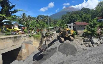 clearing the lahar-silted creek in Barangay Biak na Bato, La Castellana, Negros Occidental (via Negros Occ. province).