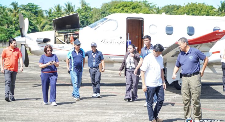 Gov Javier welcoming DOTr officials at EBJ airport